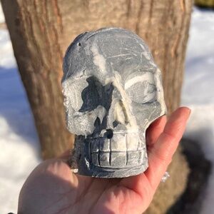 Quartz (4) skull carving | crystal